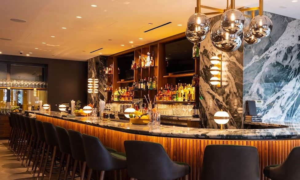 bar room of Sheraton Seattle